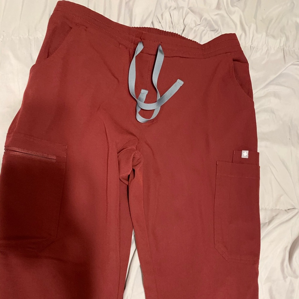 Figs BURGUNDY yola scrub pant